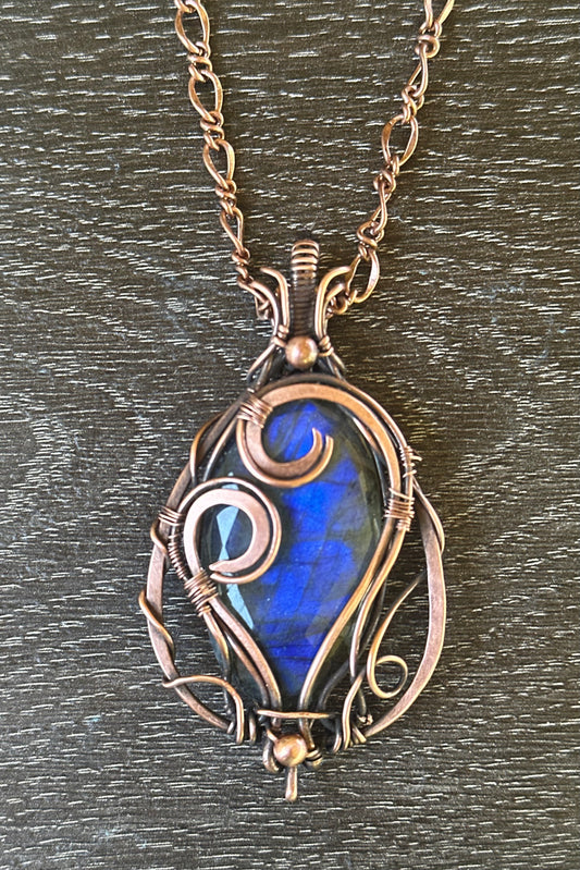 Cobalt blue labradorite copper wrapped pendant necklace.