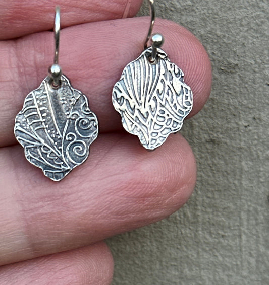 Fine silver arabesque earrings